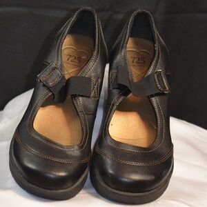 Black Baby Janes SZ8